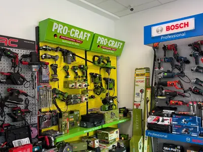Regał elektronarzędzi Pro-Craft i Bosch